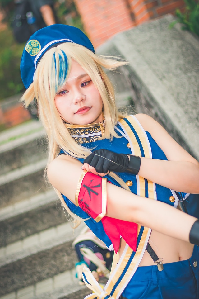 An unidentified Japanese anime cosplay pose