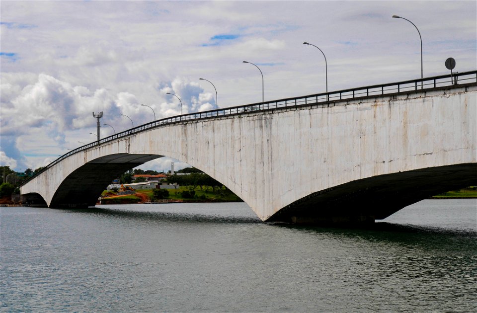 Ponte Costa e Silva vai ganhar passarela para pedestres e ciclovia