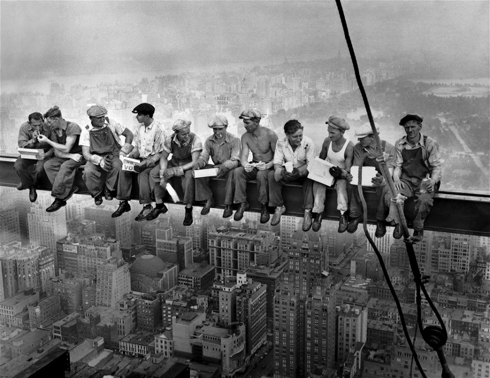 Lunch atop a Skyscraper 1932 photo