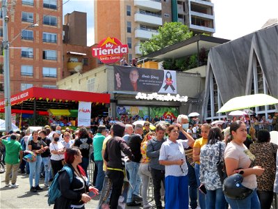 Multitud en My Tienda