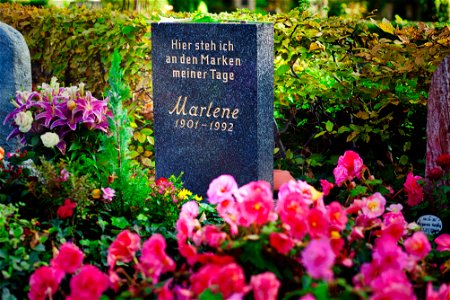 Marlene Dietrich, Friedhof Stubenrauchstraße (Friedhof Friedenau), Berlin, Germany [4628]