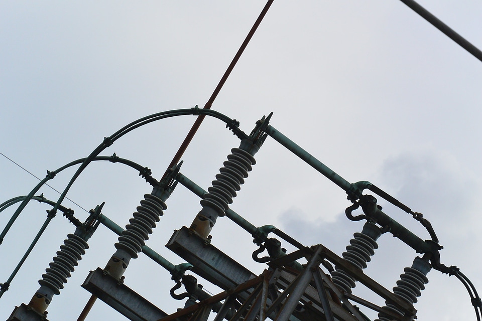 Large high voltage power station