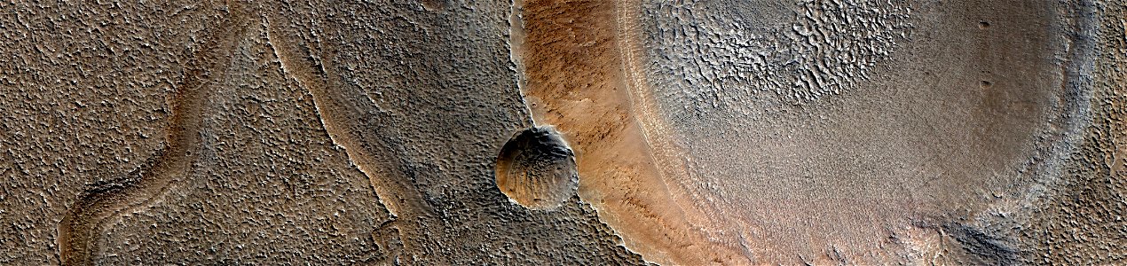 Mars - Fresh Shallow Valleys photo