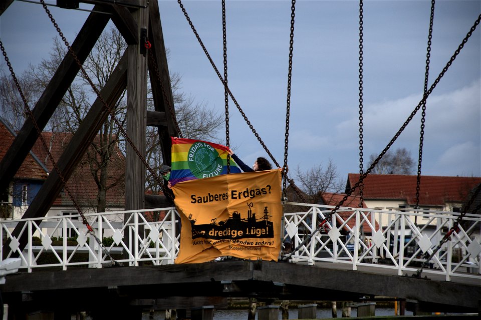 Greifswald - RS182028_3Wiecker Brücke-(FFF-Greifswald)[zur freien Verwendung]
