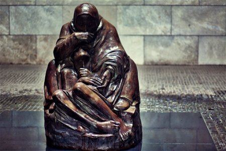 Mother with her Dead Son, Berlin [3839]