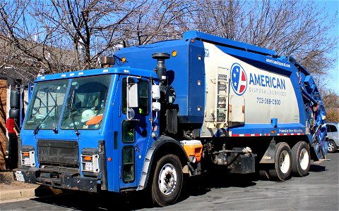 American Disposal truck 537 | CNG Mack LR Mcneilus RL photo