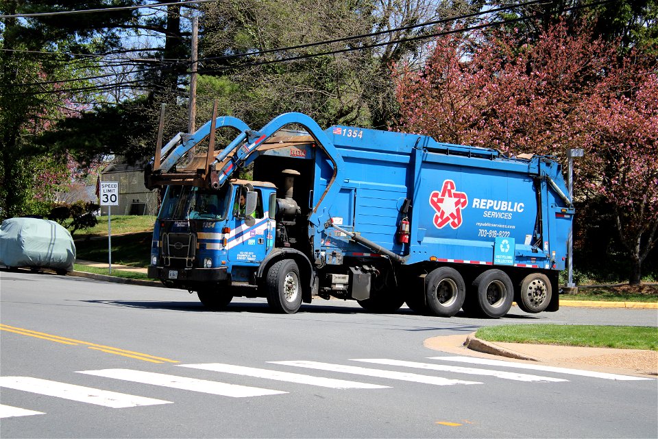 Republic Services truck 1354 | Autocar ACX Heil Half/Pack FL