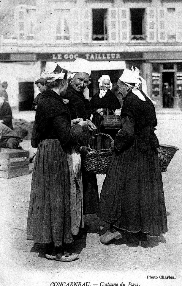CONCARNEAU costume du pays
