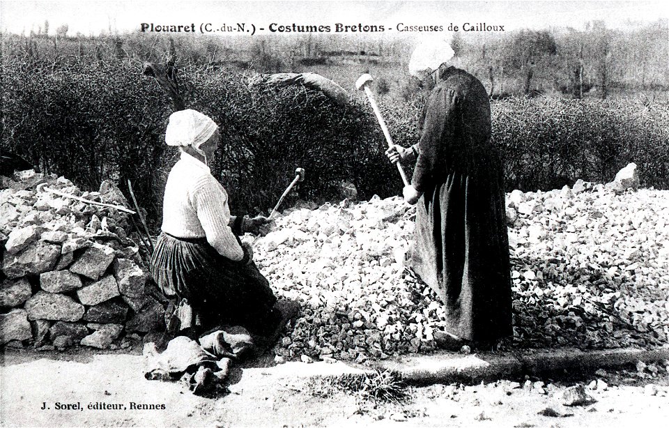 PLOUARET Casseuses de cailloux CIRCA 1900