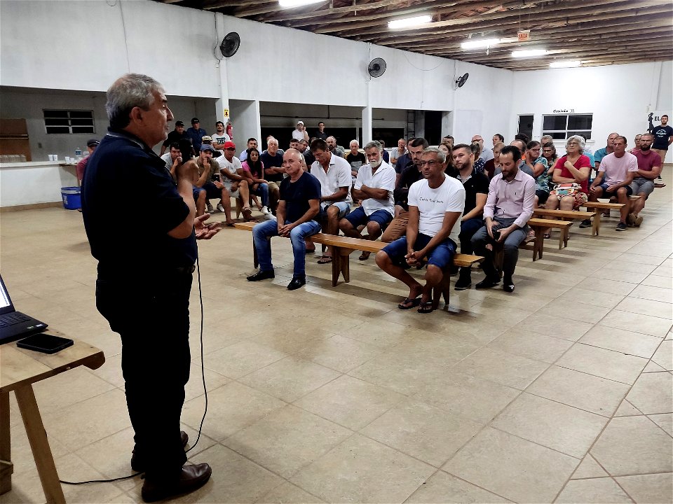 Reunião com moradores na localidade de Águas Mornas, bairro São Pedro