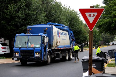 American Disposal truck 537