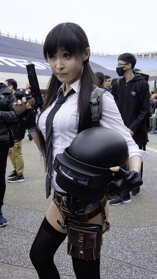 An unidentified Japanese anime cosplay pose