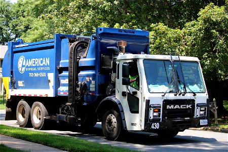 American Disposal truck 430 | Mack LR McNeilus ZR photo