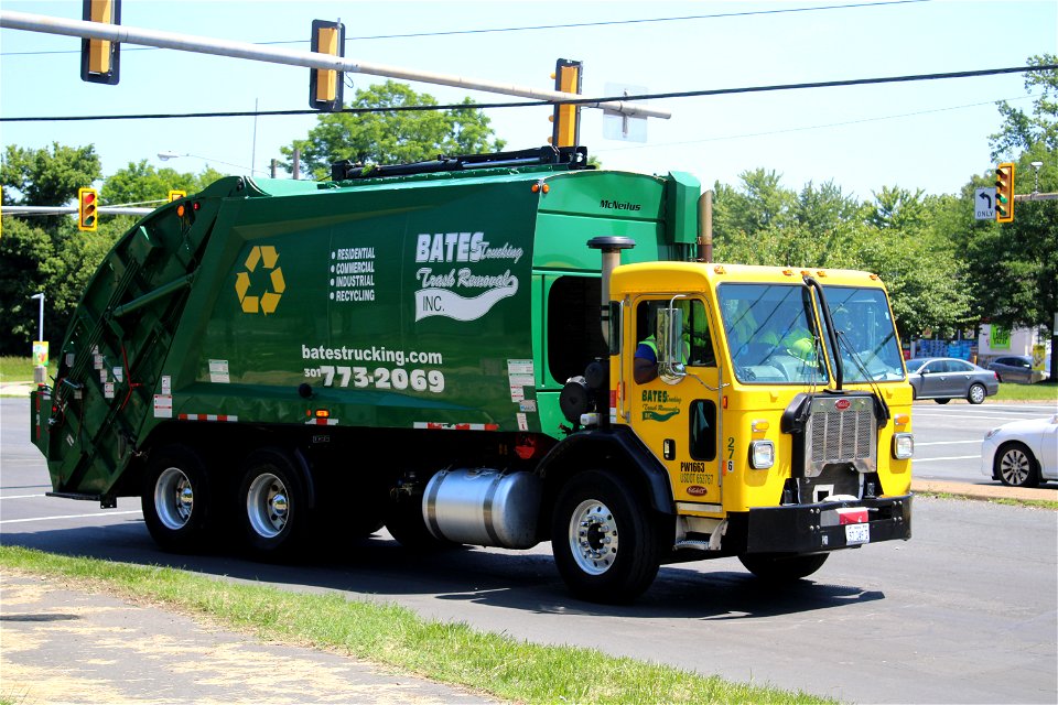 Bates Trucking 276 | Peterbilt 520 Mcneilus RL