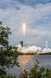 Liftoff of SpaceX photo