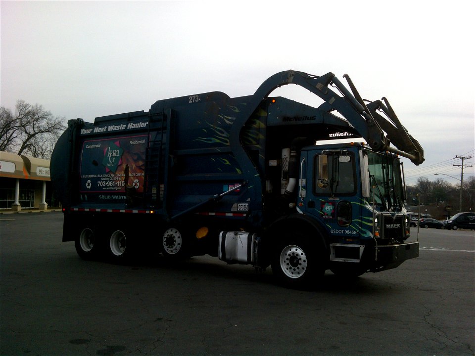 KMG Hauling Truck 273 | Mack MRU Mcneilus Atlantic series front load