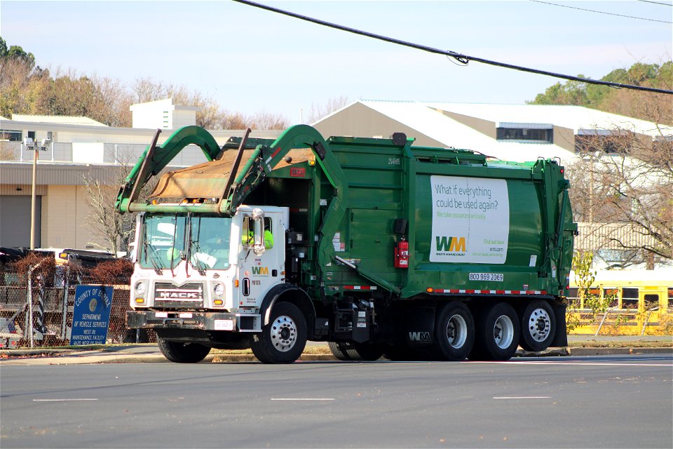 WM truck 214808 | Mack TE Heil Half/pack