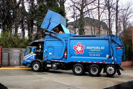 Republic Services Truck 1353 | Autocar ACX Heil Half/Pack photo