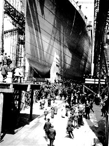 Titanic_bow_launching photo