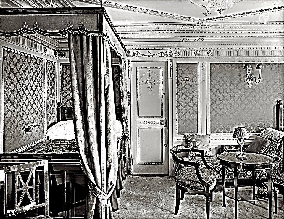 Titanic B-64 suite