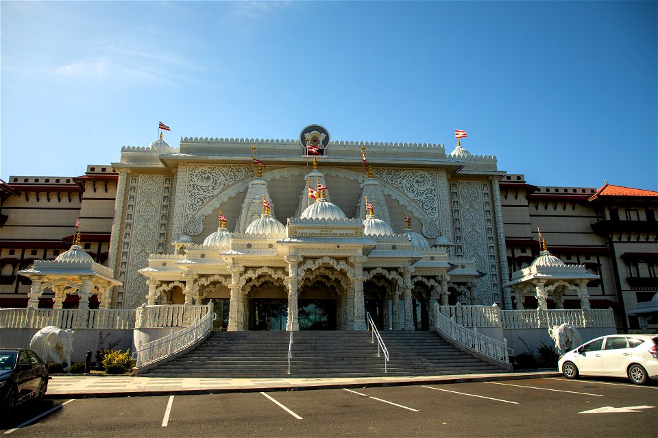 Hindu temple Baps edison 5