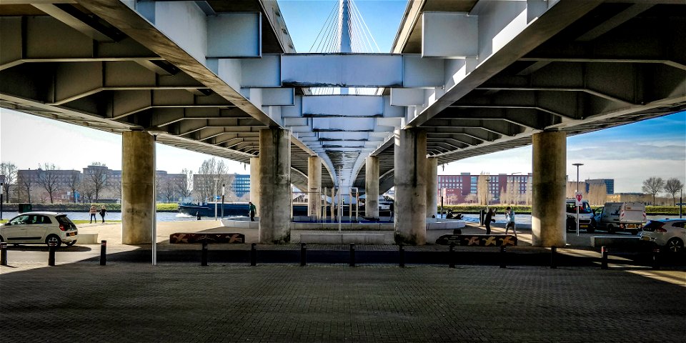 Onder de Prins Clausbrug