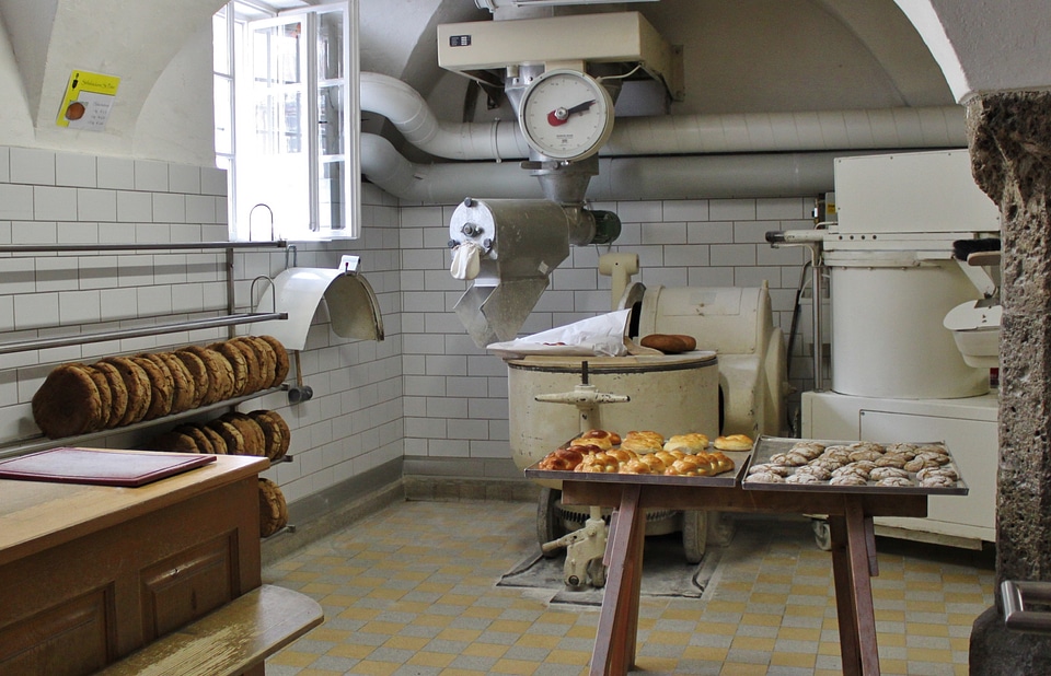 Bake bread nostalgia kneading machine