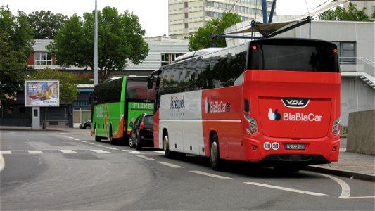 BlaBlaCar VDL Futura (Jézéquel) and Flixbus Vanhool EX (The Travel Company Paris) - Gare de Brest
