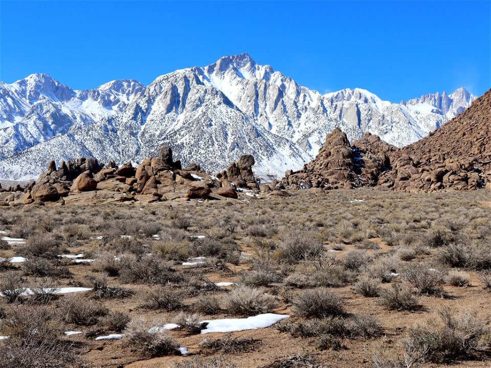 Alabama Hills at Sierra Nevada in CA