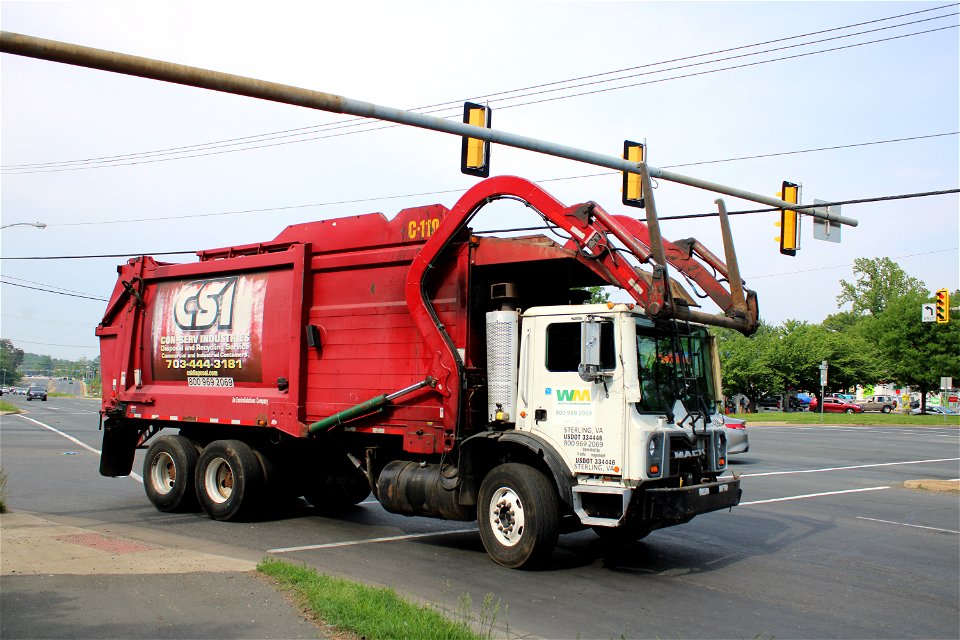 WM C-110 | Mack MRU Heil Half/Pack