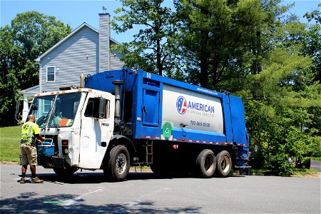 American Disposal truck 50 | Mack LE Heil DP5000 photo