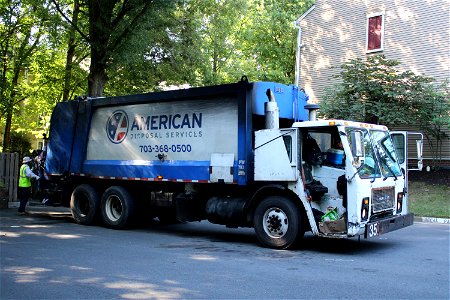 American Disposal truck 35 | Mack LE Heil DP5000 photo