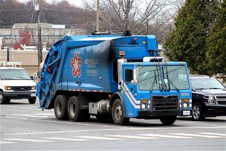 Ex AAA truck 2002 | Mack LEU McNeilus Heavy Duty photo