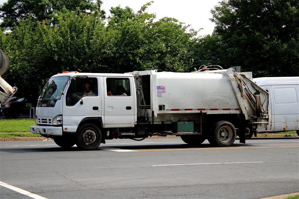 Flag Disposal Isuzu Curbtender