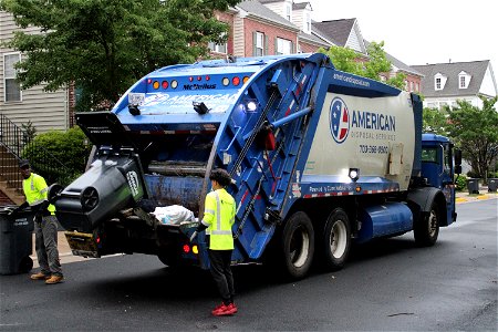 American Disposal truck 537