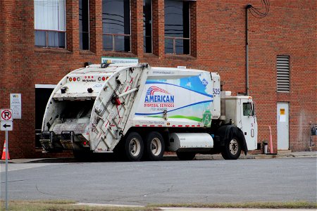 American Disposal Truck 525