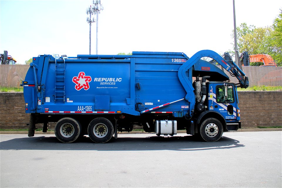 Republic Services truck 1365