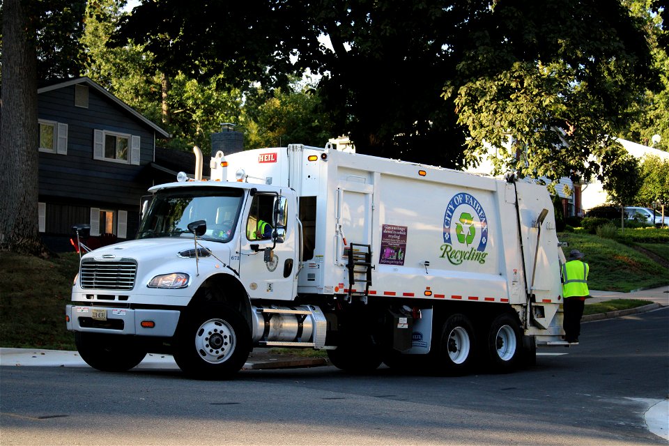 Fairfax City Truck 673 | Freightliner M2-106 Heil DP5000