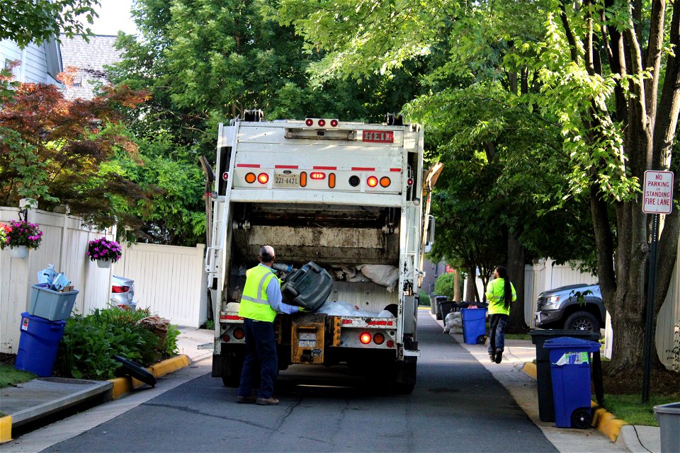 Fairfax City truck 670 in an alley