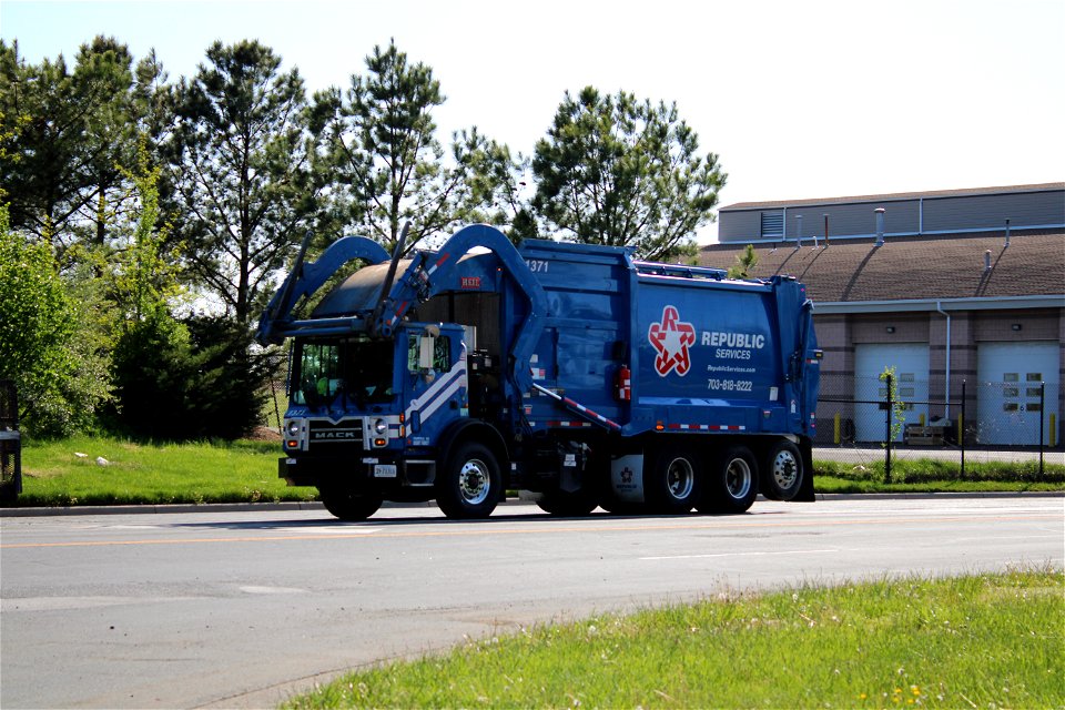 Republic Services truck 1371 | Mack TE Heil Sierra