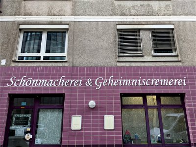 Schönmacherei&Geheimniscremerei