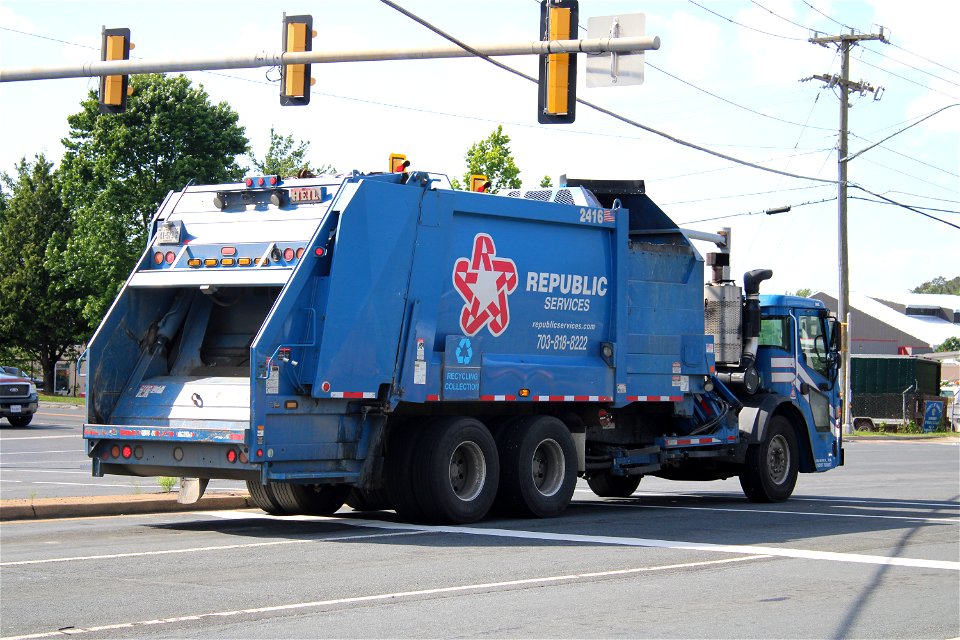 Republic Services truck 2416