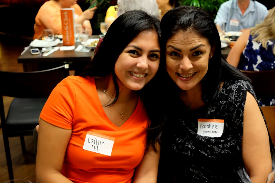Mom & Daughter: Perfect Colors in Honolulu