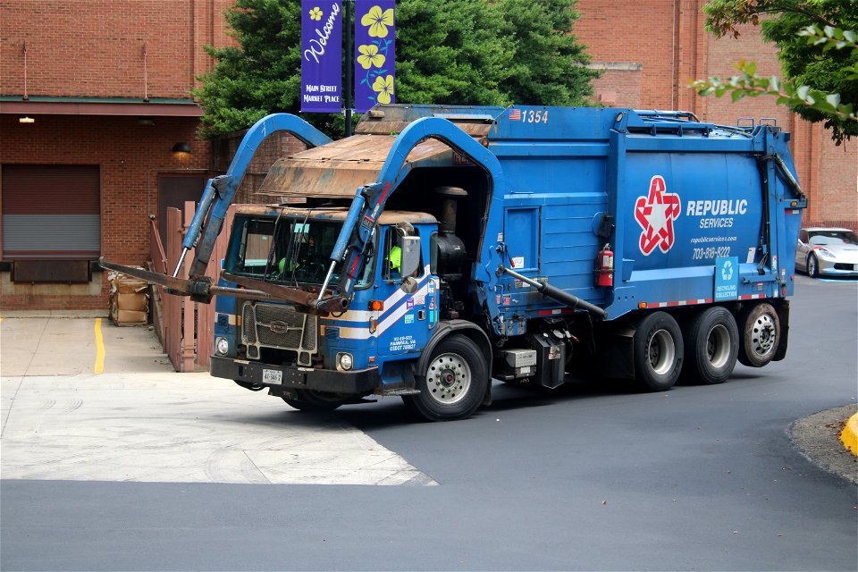 Republic Services truck 1354 | Autocar ACX Heil Half/Pack