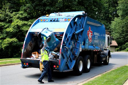 Republic truck 2052 collecting recycling