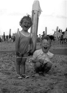hants - happy kids on southsea beach c1955 JL