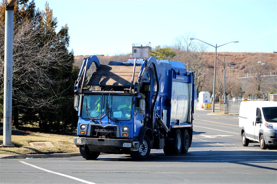 American Disposal truck 145 | CNG Mack MRU Mcneilus Atlantic Front loader