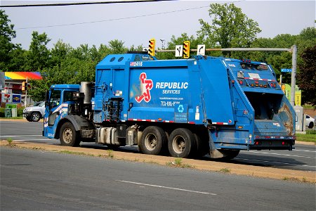 Republic Services truck 2416 photo