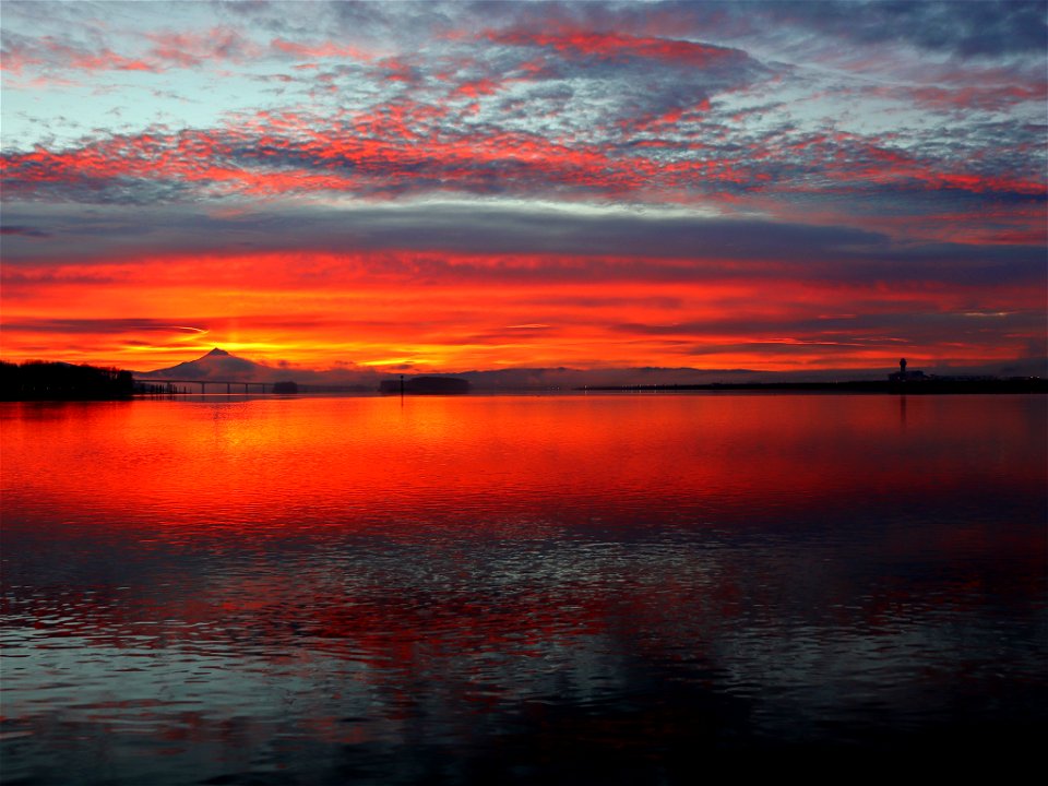 Sunrise at Columbia River in WA
