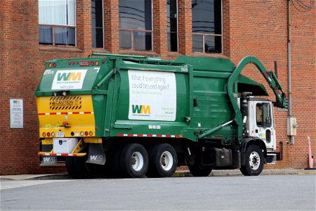 EX ESI Truck 214179 | Mack MRU Heil Half/Pack